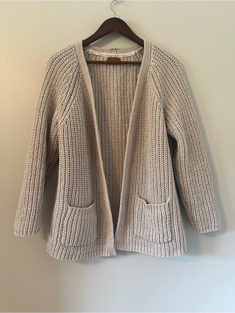 POL Long Sleeve Chunky Knit Open Front Cardigan Beige Oatmeal Small Pockets